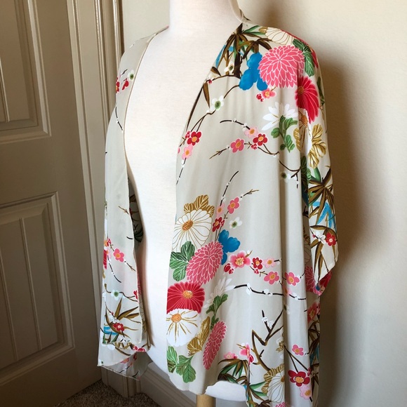 i joah Tops - Cute Asian inspired kimono